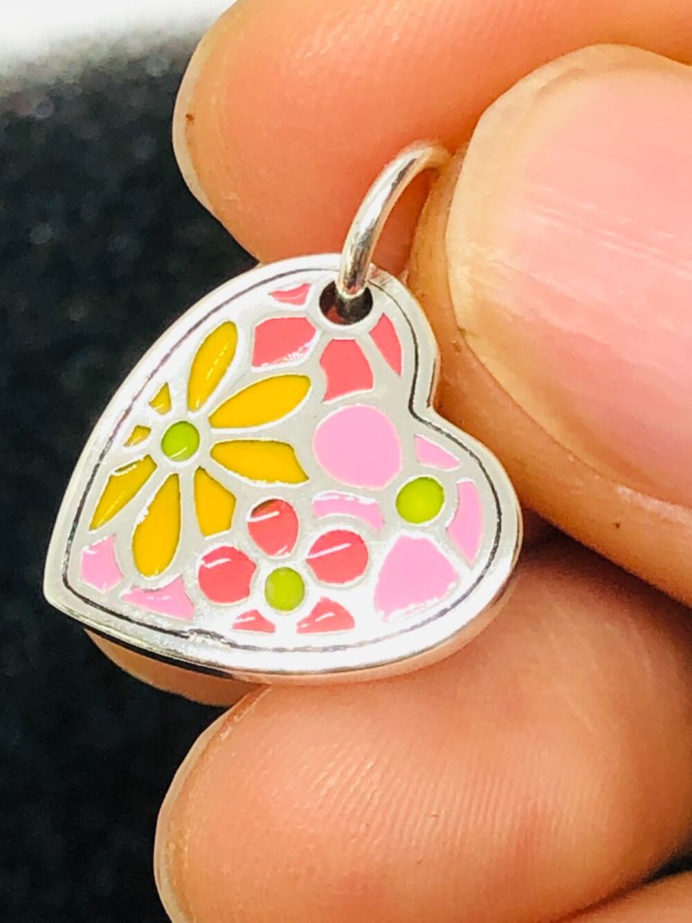 👍👍James Avery Enamel Groovy Heart Charm